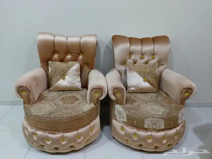 كنب مع سجادة و ستارة 4