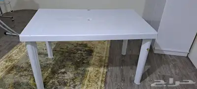 طاولات للبيع 1