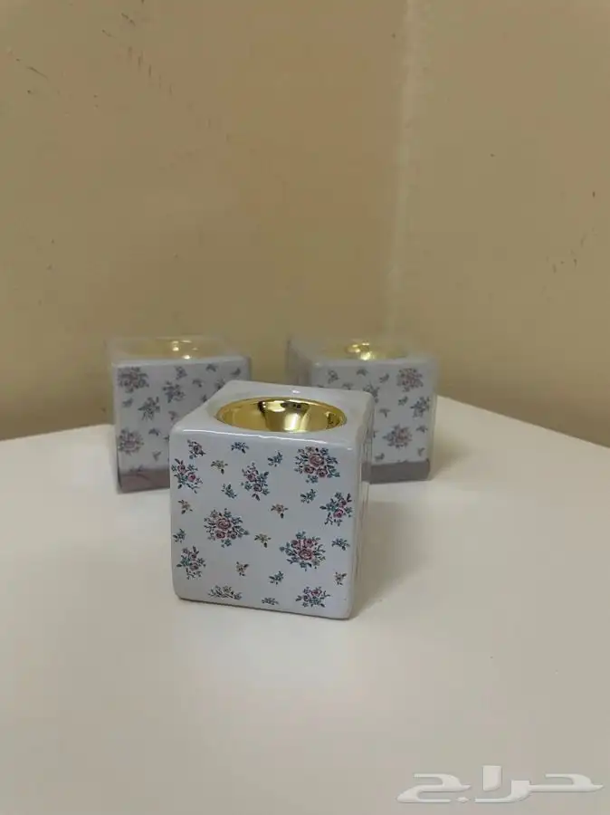 كماليات واواني منزليه وتحف 0