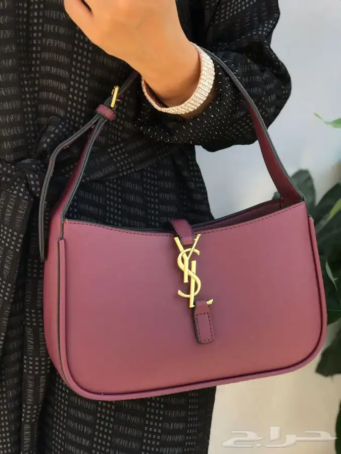 شنط ماركات جمله. صاحب المحلات والموقع الكتروني 58