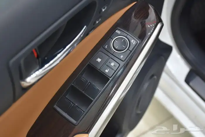 لكزس اي اس IS 350 بدون حوادث او صبغ ممشي 79 الف كيلو 23