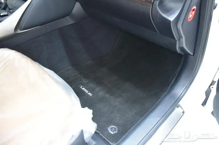 لكزس اي اس IS 350 بدون حوادث او صبغ ممشي 79 الف كيلو 46