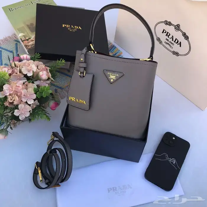 شنط ماركات جمله. صاحب المحلات والموقع الكتروني 30