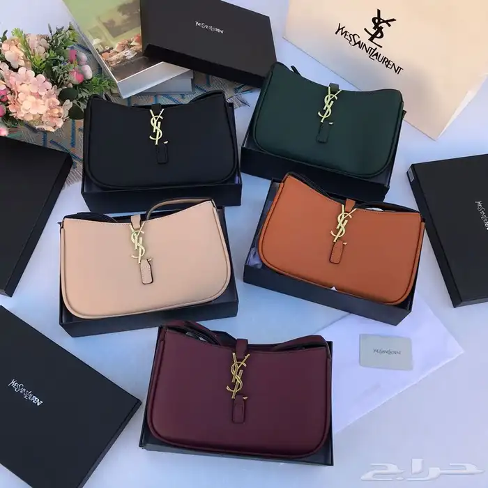 شنط ماركات جمله. صاحب المحلات والموقع الكتروني 53