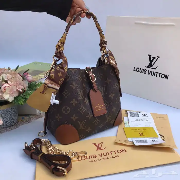 شنط ماركات جمله. صاحب المحلات والموقع الكتروني 79