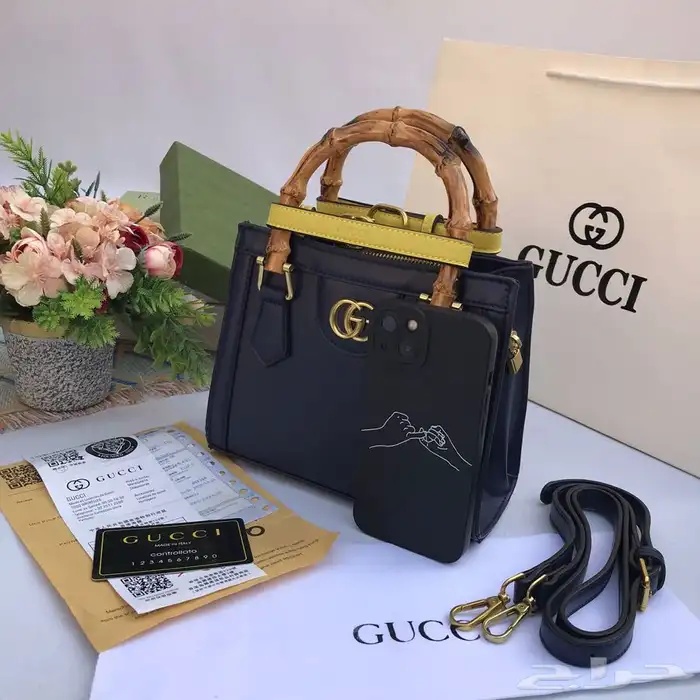 شنط ماركات جمله. صاحب المحلات والموقع الكتروني 92