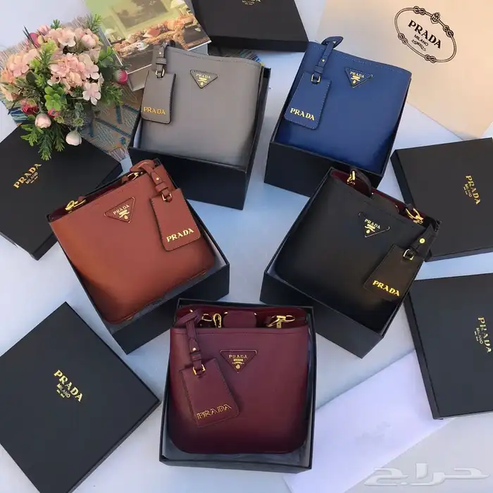 شنط ماركات جمله. صاحب المحلات والموقع الكتروني 32