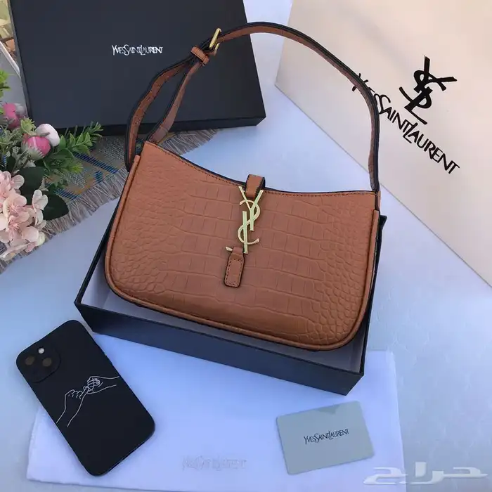 شنط ماركات جمله. صاحب المحلات والموقع الكتروني 43