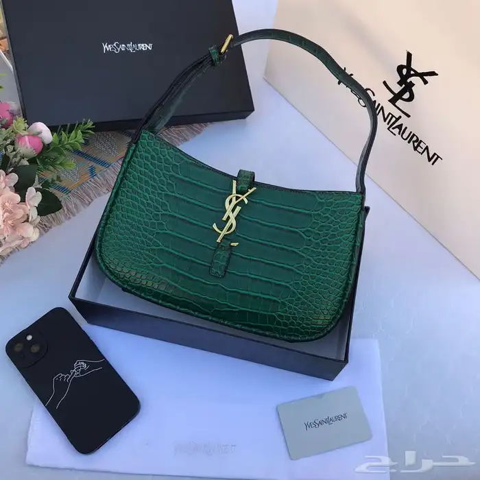 شنط ماركات جمله. صاحب المحلات والموقع الكتروني 46