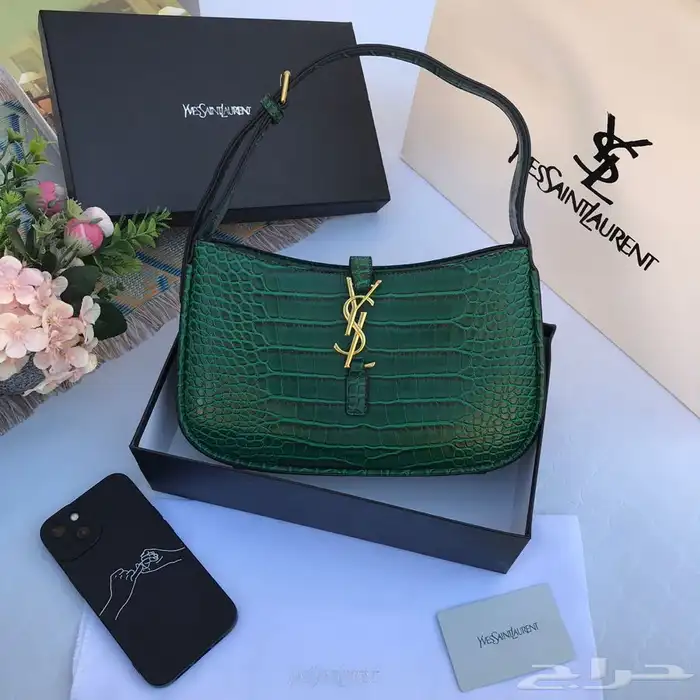 شنط ماركات جمله. صاحب المحلات والموقع الكتروني 45