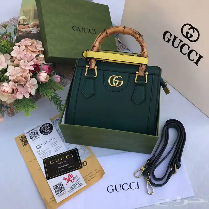 شنط ماركات جمله. صاحب المحلات والموقع الكتروني 84