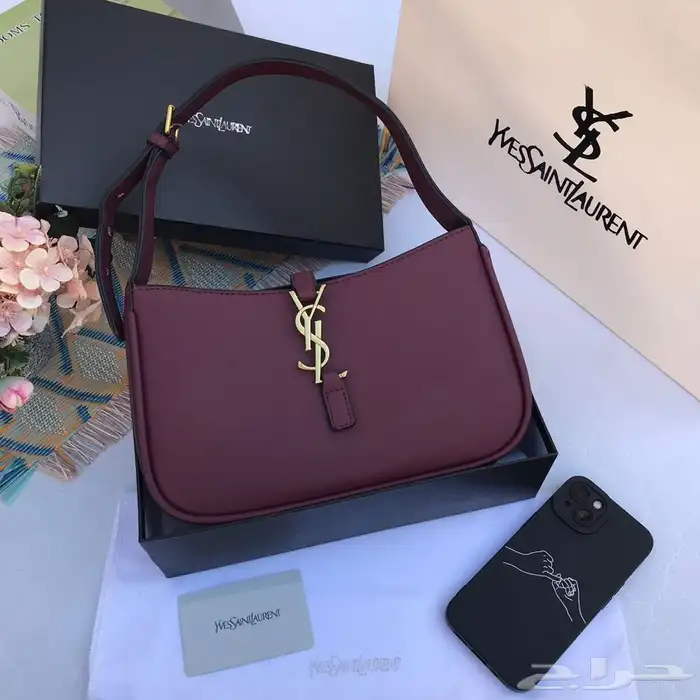 شنط ماركات جمله. صاحب المحلات والموقع الكتروني 54