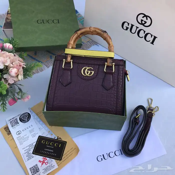 شنط ماركات جمله. صاحب المحلات والموقع الكتروني 96