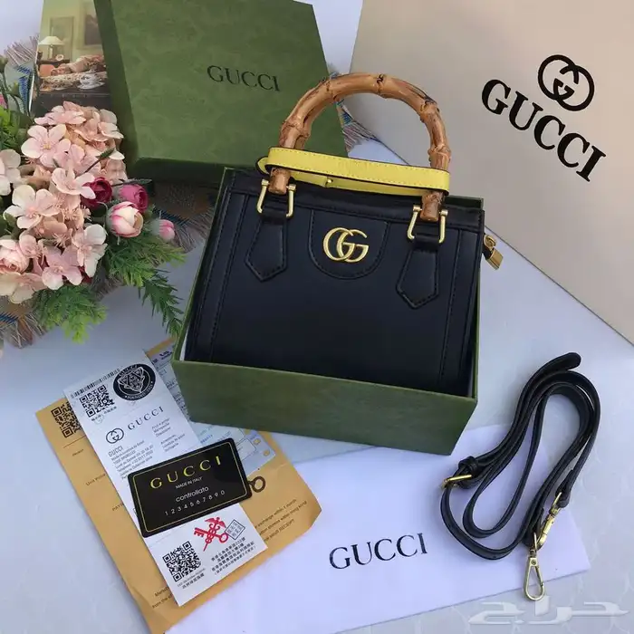 شنط ماركات جمله. صاحب المحلات والموقع الكتروني 89