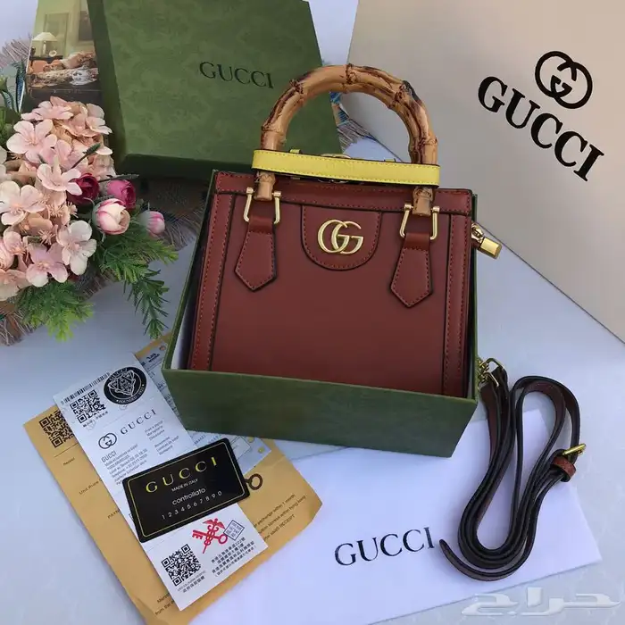شنط ماركات جمله. صاحب المحلات والموقع الكتروني 86