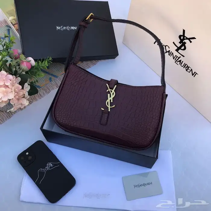 شنط ماركات جمله. صاحب المحلات والموقع الكتروني 39