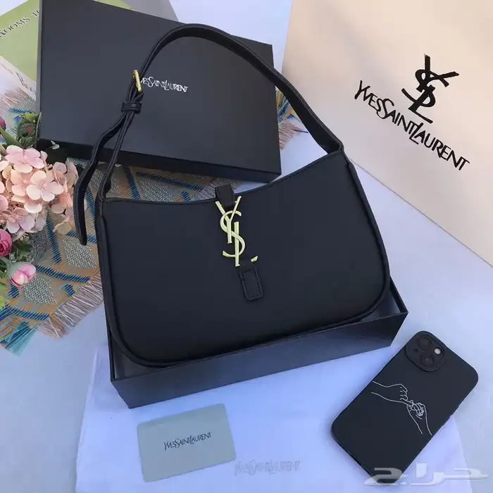 شنط ماركات جمله. صاحب المحلات والموقع الكتروني 52