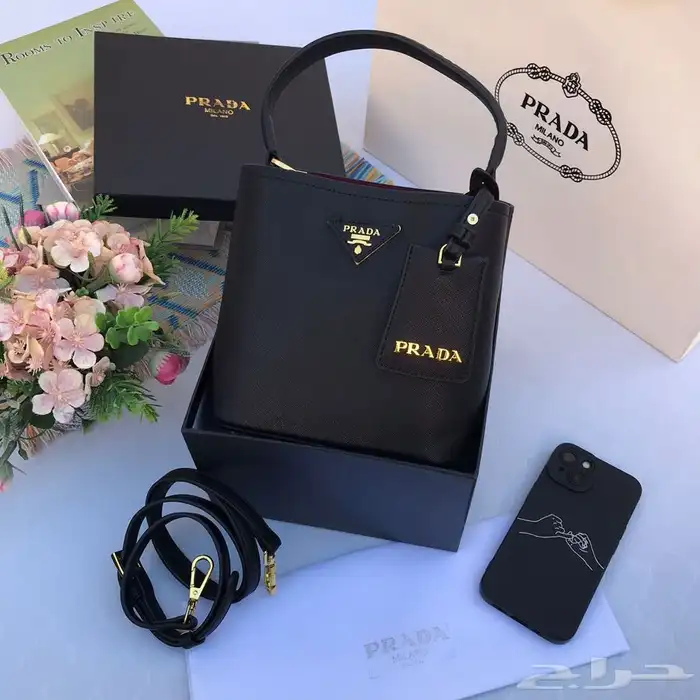 شنط ماركات جمله. صاحب المحلات والموقع الكتروني 33