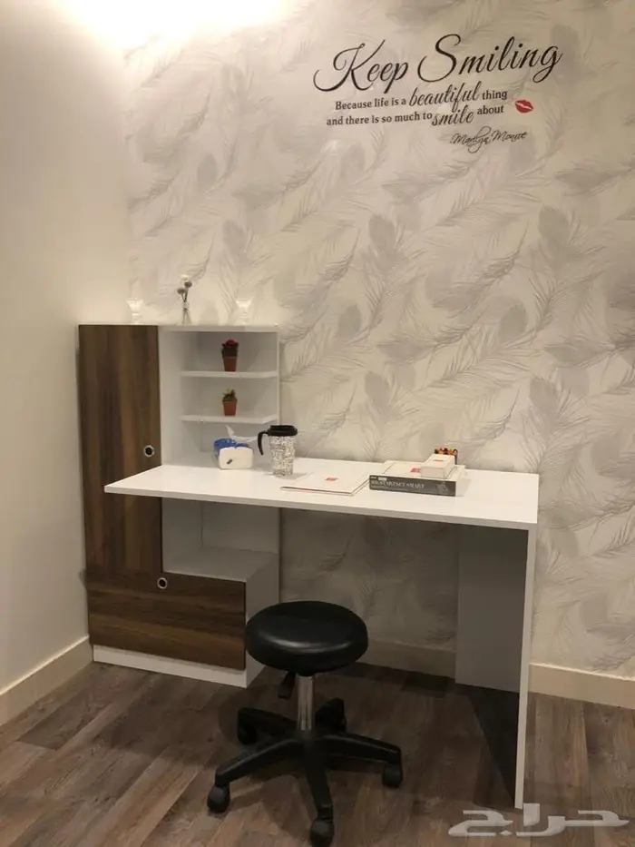 طاولة مكتب للدراسه أو للكمبيوتر 1