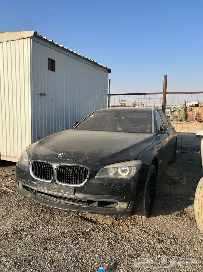 BMW 740 موديل 2011 2