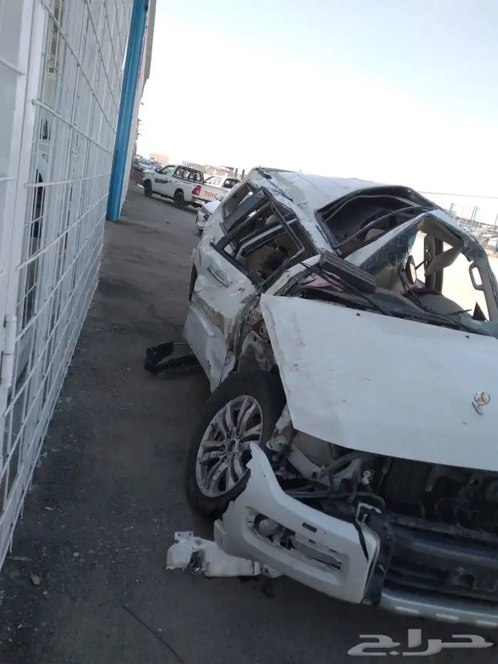 باجيرو مصدوم 2017قطع غيار 3