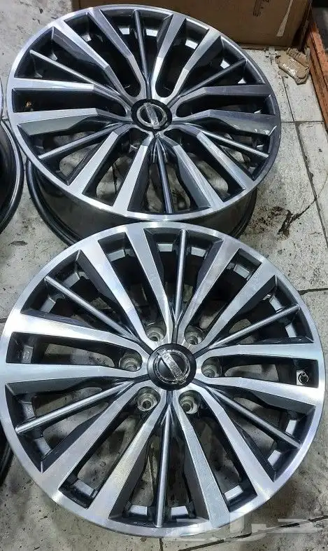 جنوط نيسان بلاتنيوم مقاس 20 اصلي موديل 2021 6