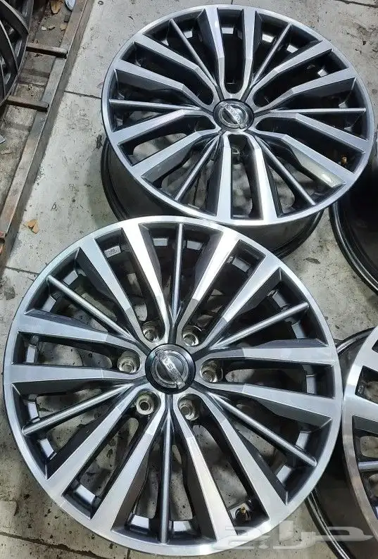 جنوط نيسان بلاتنيوم مقاس 20 اصلي موديل 2021 5