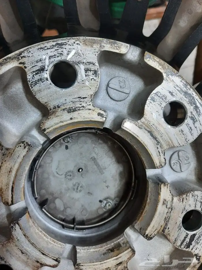 جنوط نيسان بلاتنيوم مقاس 20 اصلي موديل 2021 13