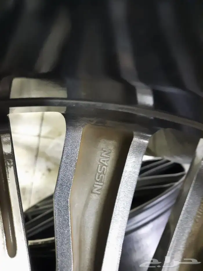 جنوط نيسان بلاتنيوم مقاس 20 اصلي موديل 2021 11