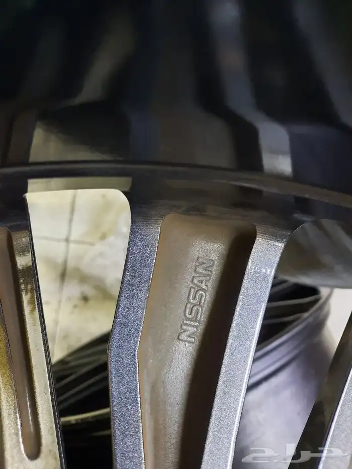 جنوط نيسان بلاتنيوم مقاس 20 اصلي موديل 2021 10