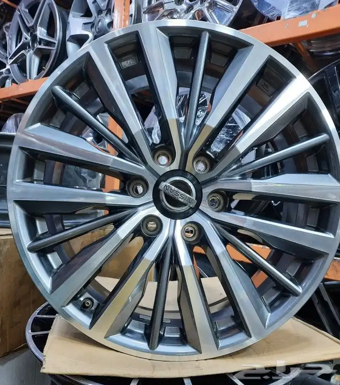 جنوط نيسان بلاتنيوم مقاس 20 اصلي موديل 2021 1