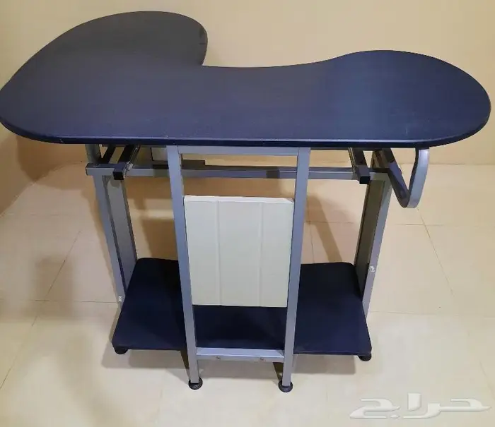 طاولة كمبيوتر مكتبي 3