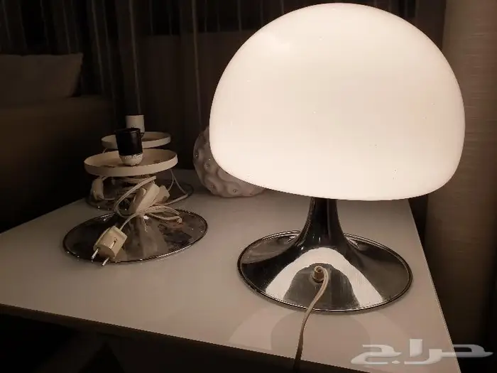 طقم نجفة اباجورة اضاءة طاولات وارضيات سويسرية ايطالية انتيك 5