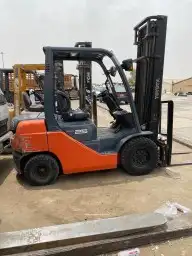 رافعات شوكية فور كلفت وكرينان للإيجار 0508950456 3