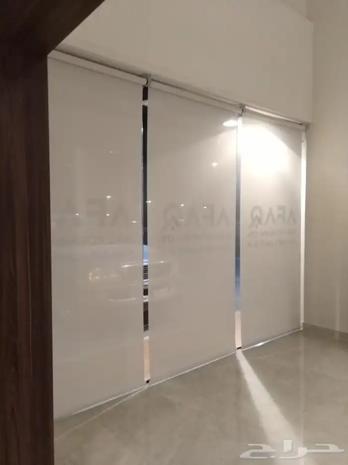 ستائر مكاتب شرائح مكتبيه عموديه معدنيه رول 1
