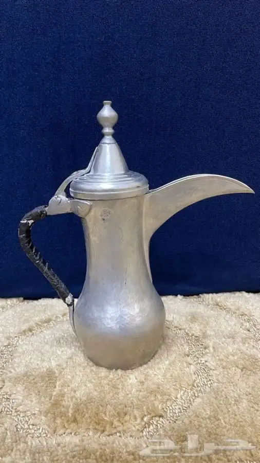 دلة قديمة مربوبة عمل مزعل 0