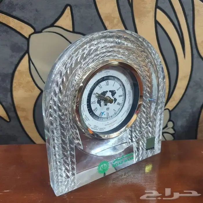 للبيع ساعه يابانيه للتوقيت العالمي 8