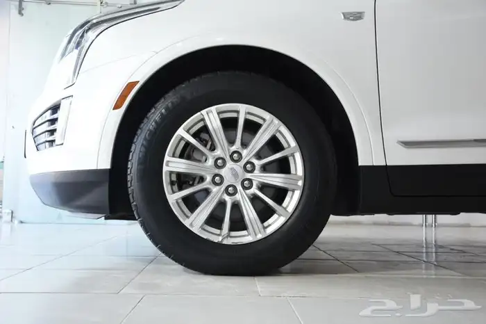 جيب كاديلالك XT5بحاله الجديد بدون حوادث او رش 9