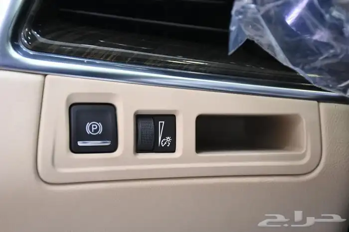 جيب كاديلالك XT5بحاله الجديد بدون حوادث او رش 47