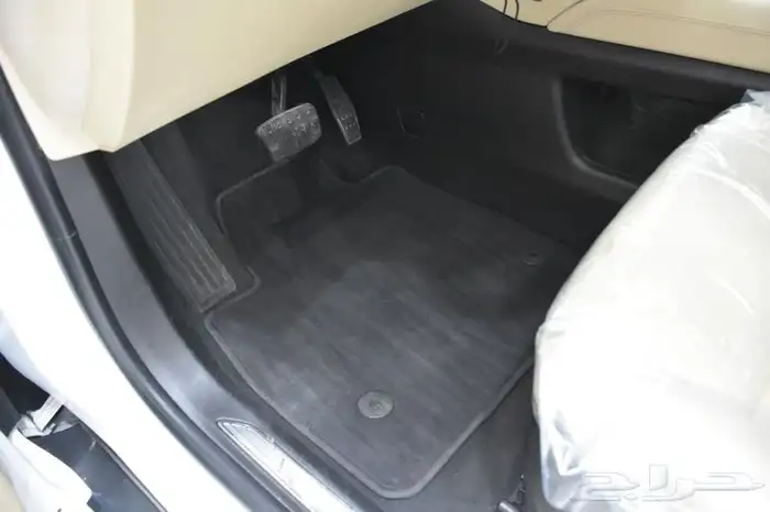 جيب كاديلالك XT5بحاله الجديد بدون حوادث او رش 51