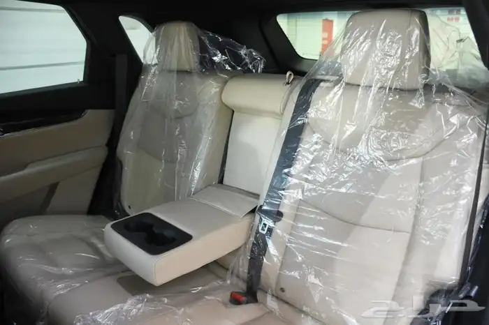 جيب كاديلالك XT5بحاله الجديد بدون حوادث او رش 40