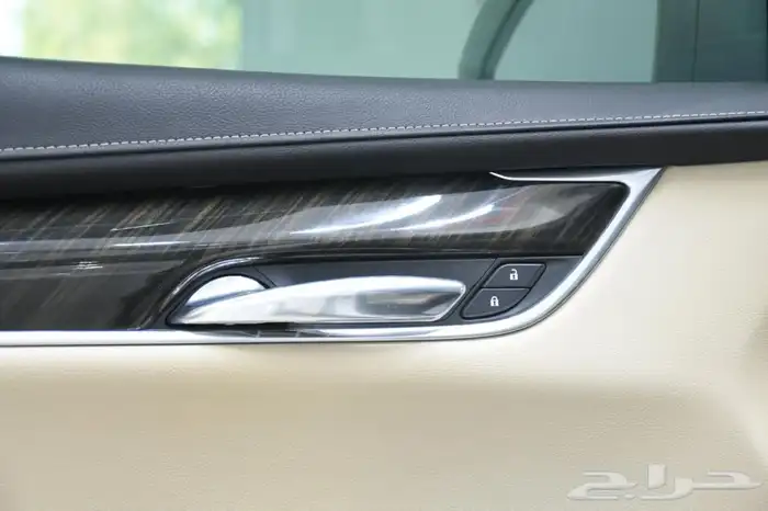 جيب كاديلالك XT5بحاله الجديد بدون حوادث او رش 25