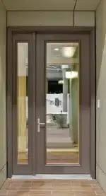 مؤسسه لتصنيع الابواب الخشب والالومنيوم0 31