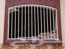 ورشه تعز الشرقيه للحداده والالمنيوم 92