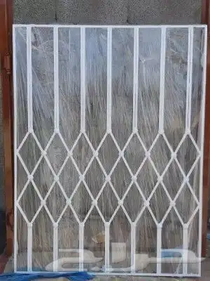 ورشه تعز الشرقيه للحداده والالمنيوم 82