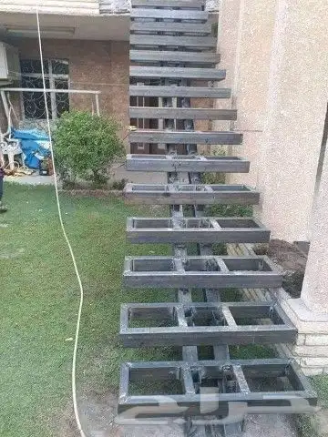 ورشه تعز الشرقيه للحداده والالمنيوم 74