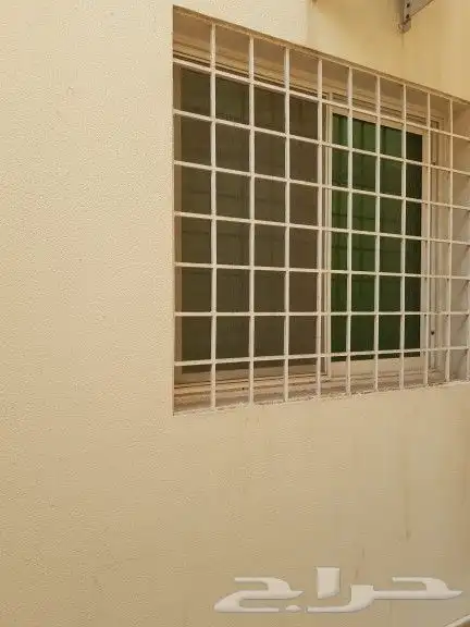 ورشه تعز الشرقيه للحداده والالمنيوم 80