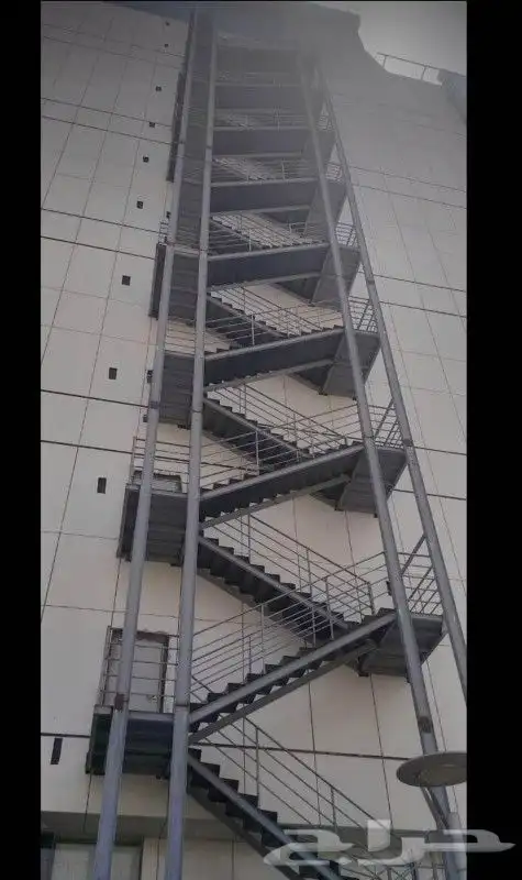 ورشه تعز الشرقيه للحداده والالمنيوم 62