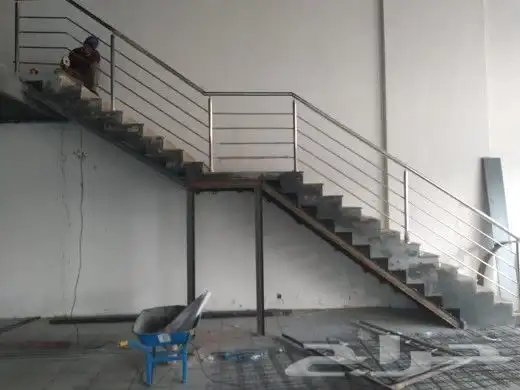 ورشه تعز الشرقيه للحداده والالمنيوم 69