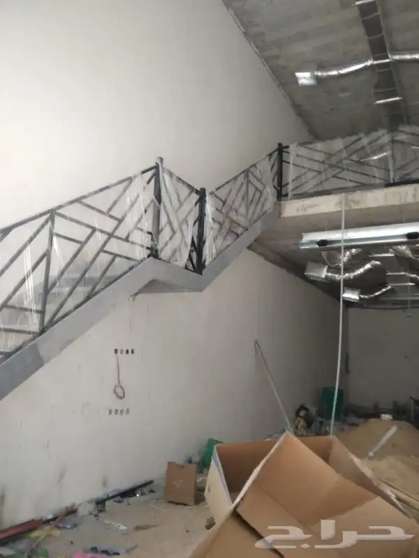 ورشه تعز الشرقيه للحداده والالمنيوم 68